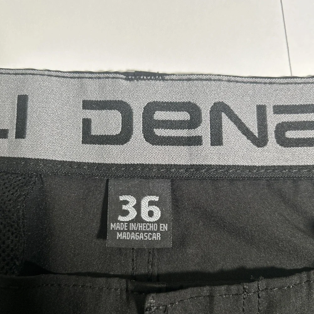 Denali Men's‎ 36 Black 4 Way Stretch 9